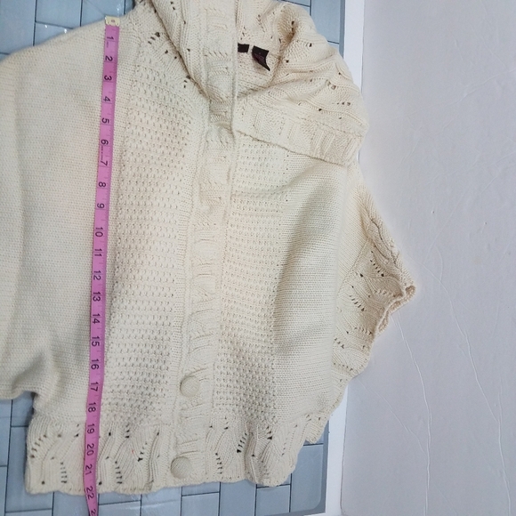 Heather B Cream Cropped Sweater S - Picture 6 of 10